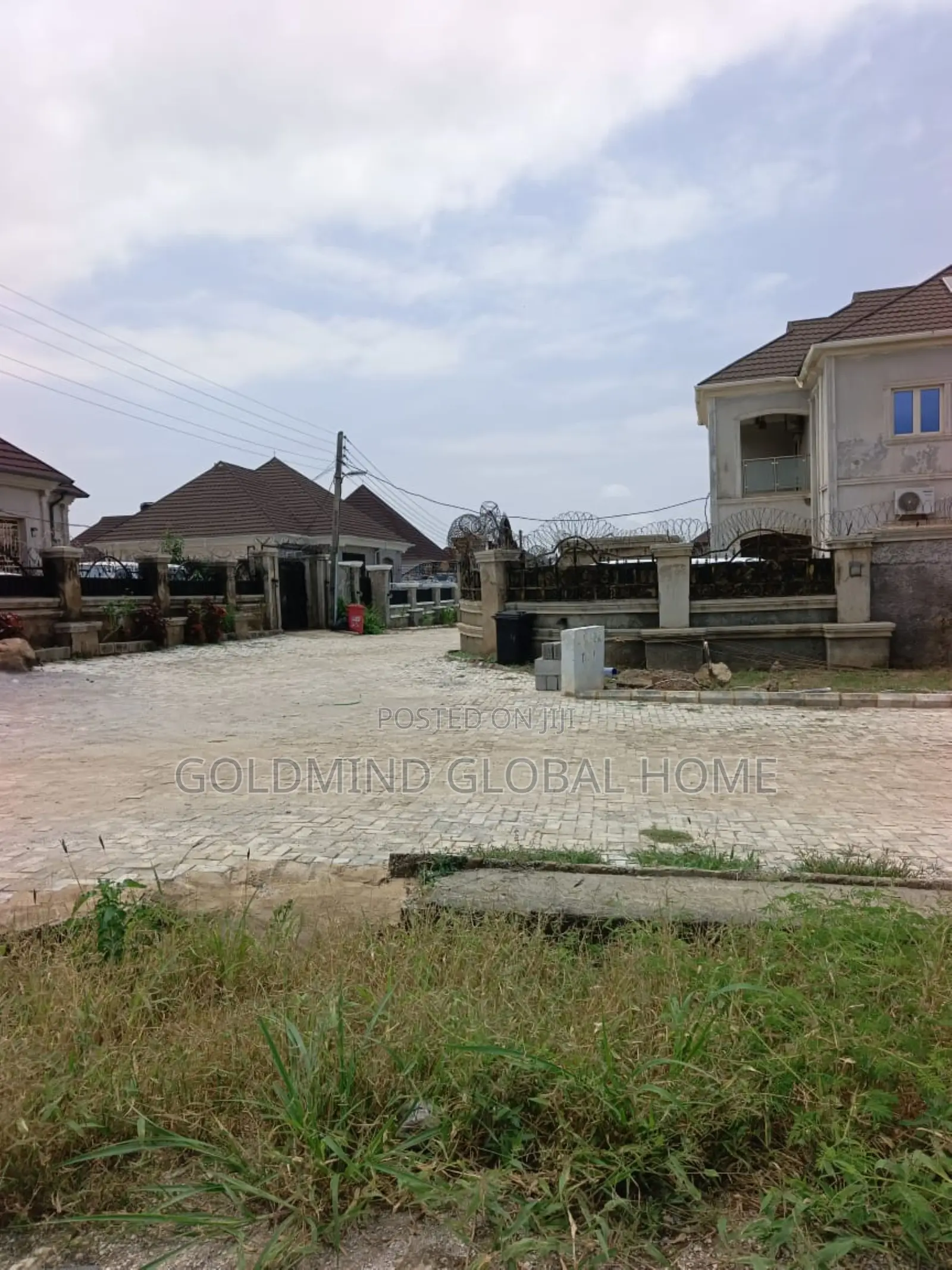 5bdrm Duplex in Goldmind Estate, FHA for sale in FHA