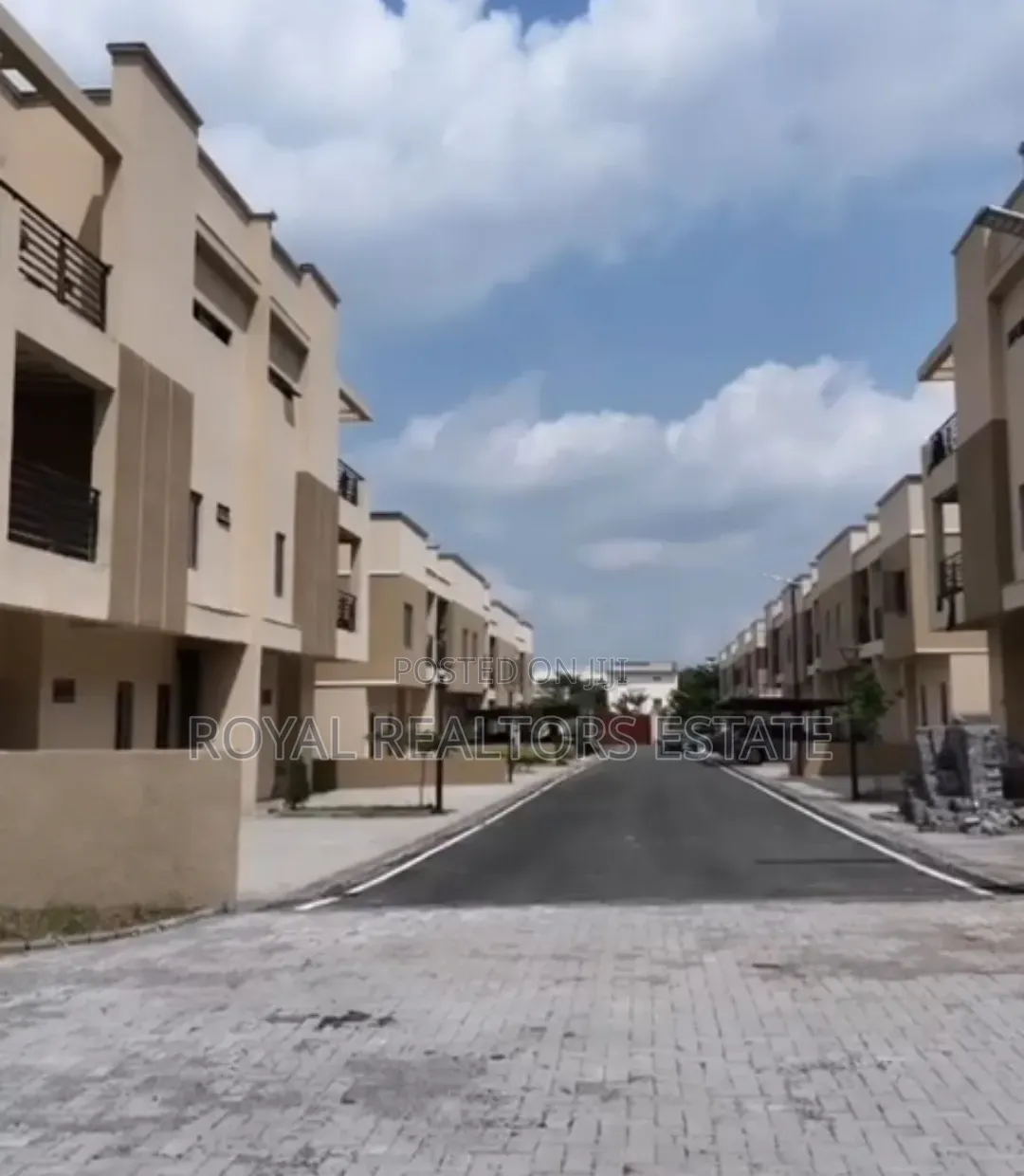 3bdrm Townhouse / Terrace in Guze for rent in Guze