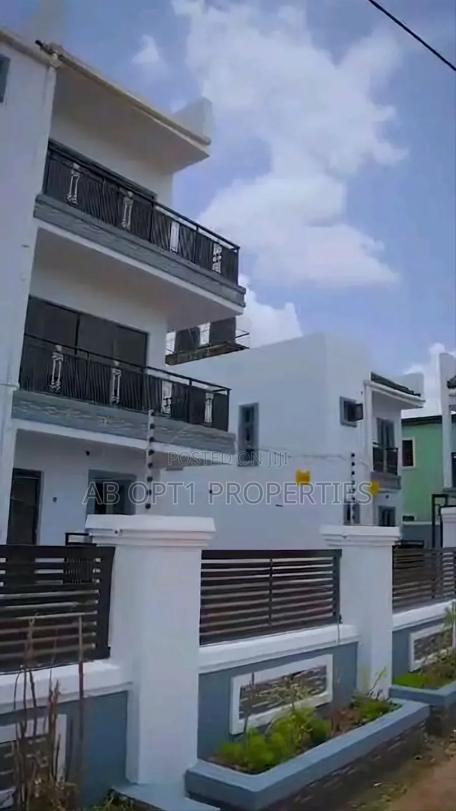 4bdrm Duplex in Ekenhuan Road, Benin City for sale in Benin City