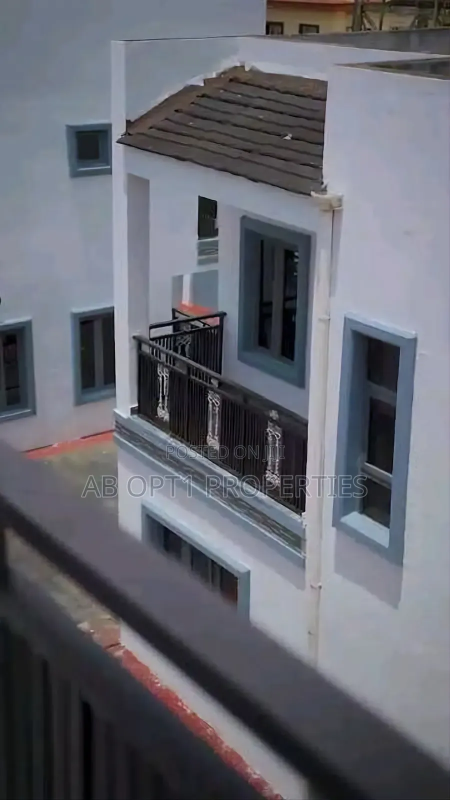 4bdrm Duplex in Ekenhuan Road, Benin City for sale in Benin City