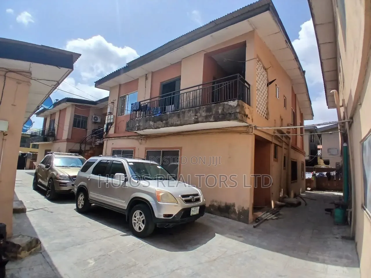 16bdrm Block of Flats in Ago Palace for sale in Ago Palace