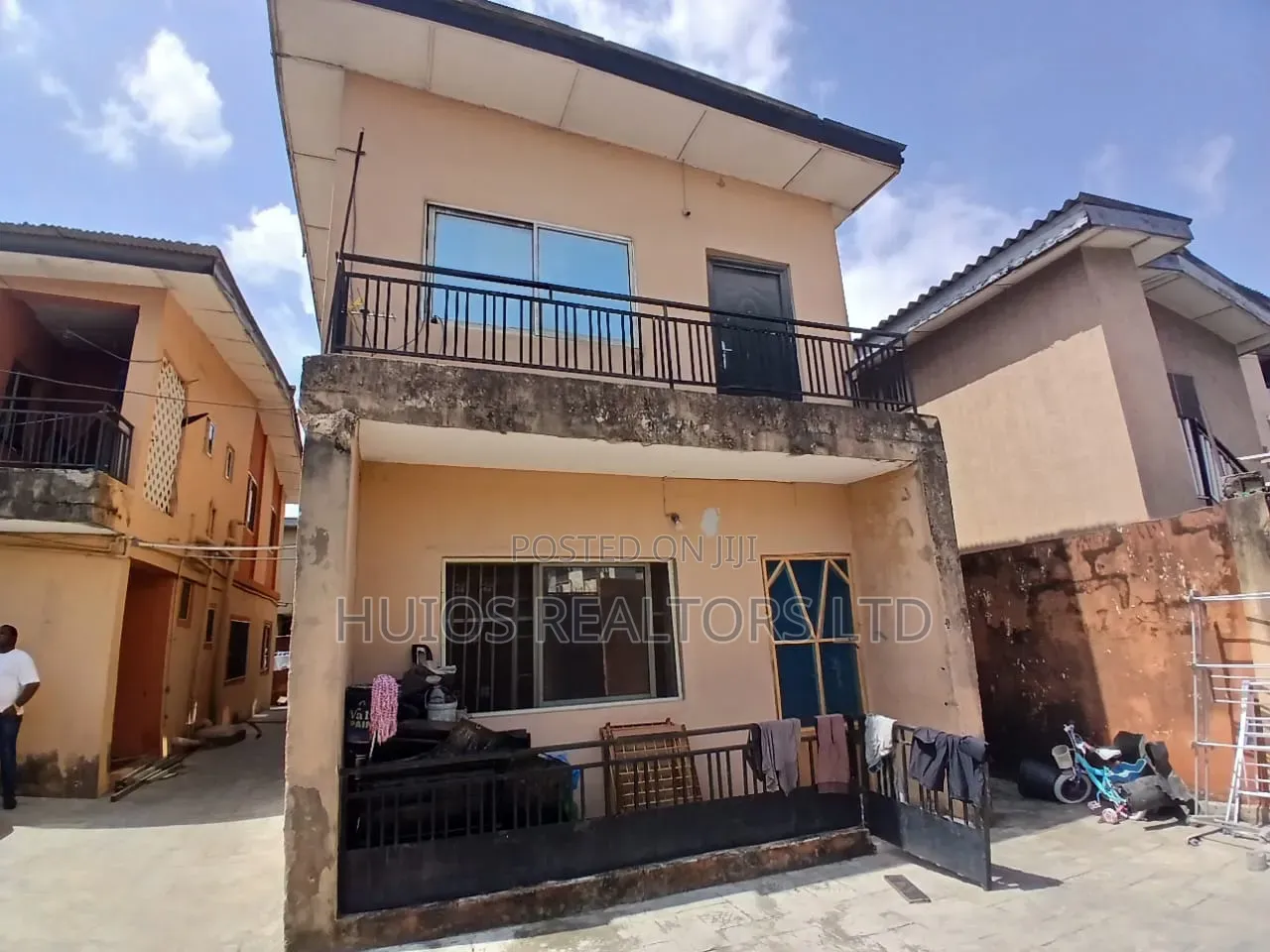 16bdrm Block of Flats in Ago Palace for sale in Ago Palace