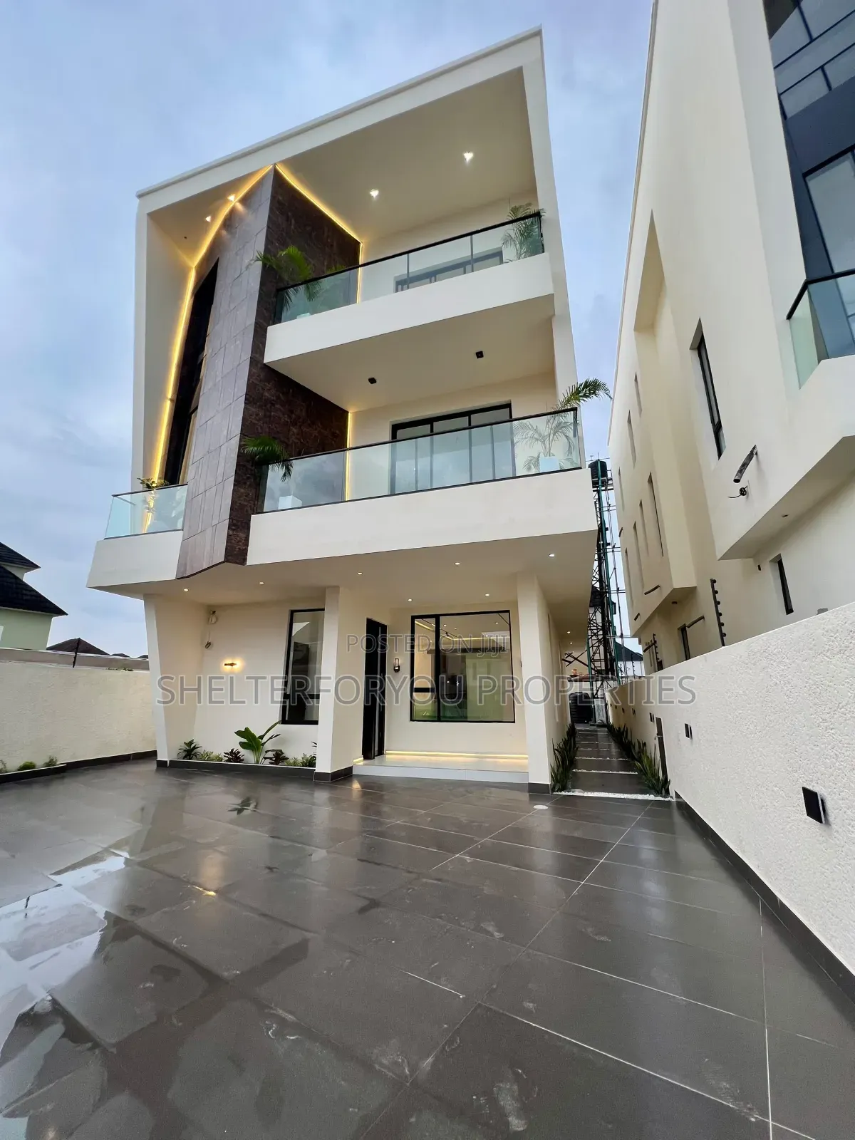 5bdrm House in Lekki Expressway for sale in Lekki Expressway