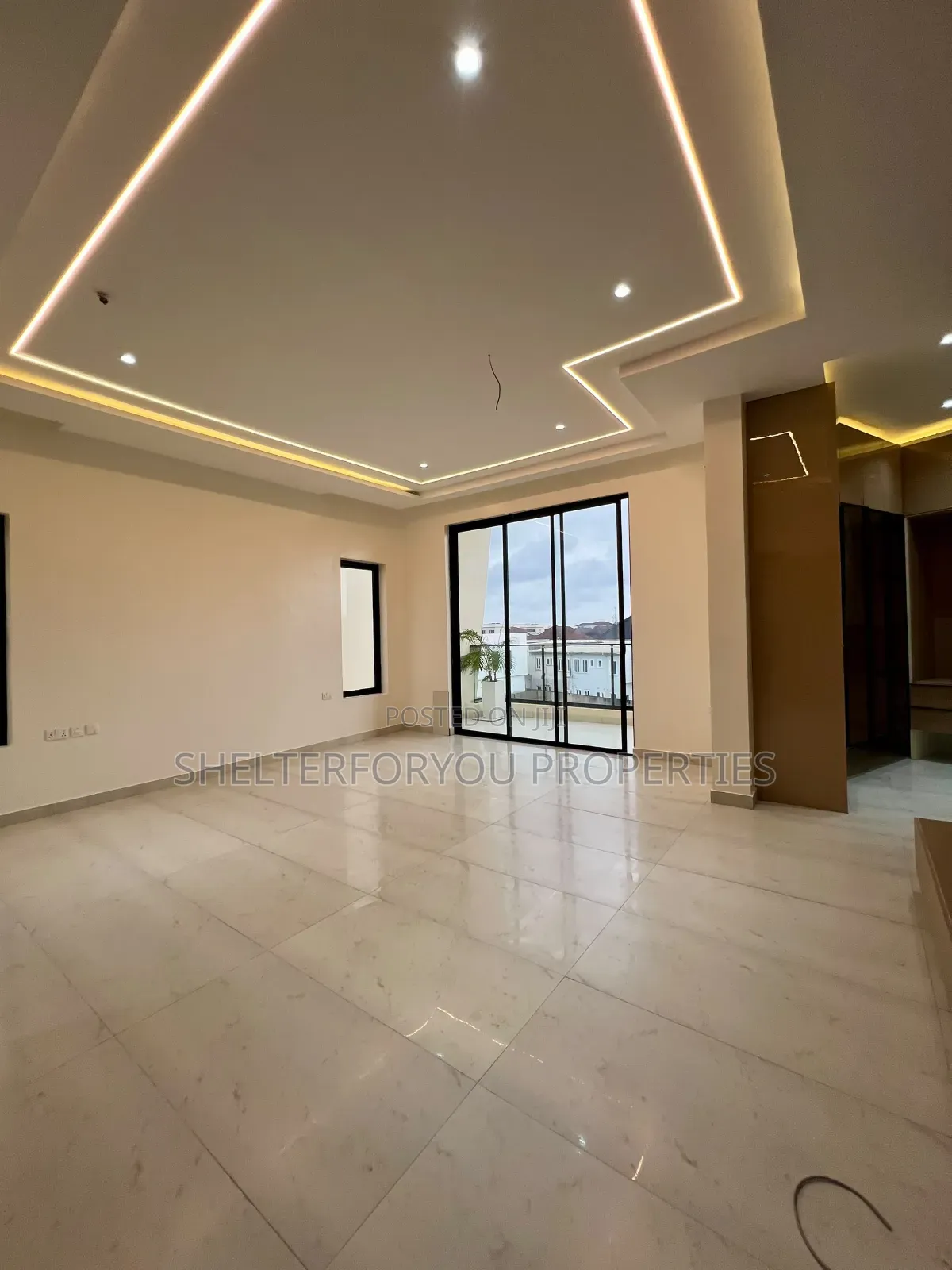 5bdrm House in Lekki Expressway for sale in Lekki Expressway