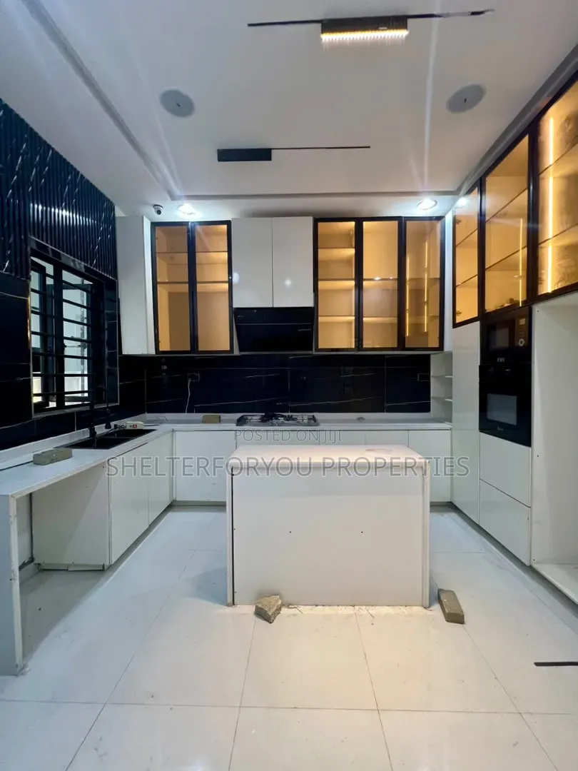 5bdrm House in Lekki Expressway for sale in Lekki Expressway
