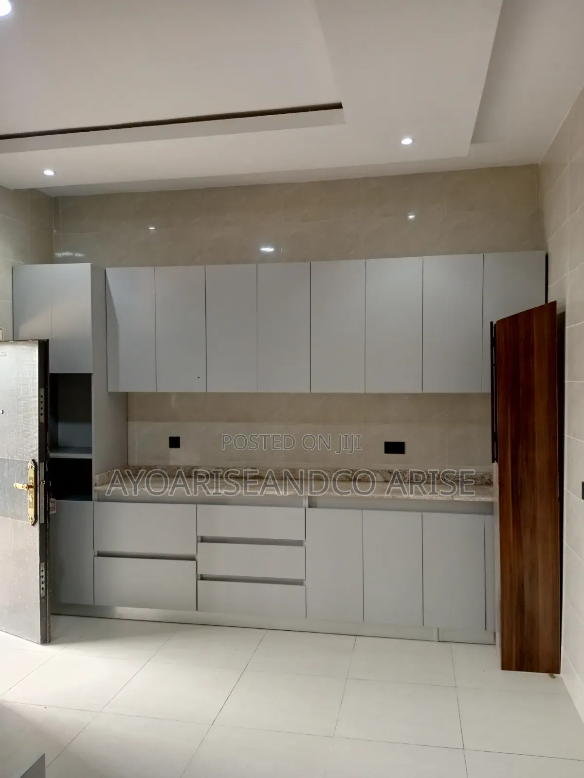 3bdrm Block of Flats in River Park, Sabon Lugbe for rent in Sabon Lugbe