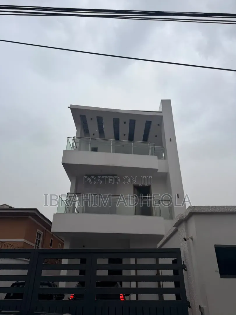5bdrm Duplex in Lekki Phase1 for rent in Lekki Phase 1