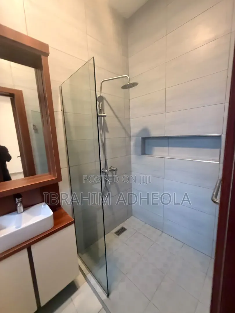 5bdrm Duplex in Lekki Phase1 for rent in Lekki Phase 1
