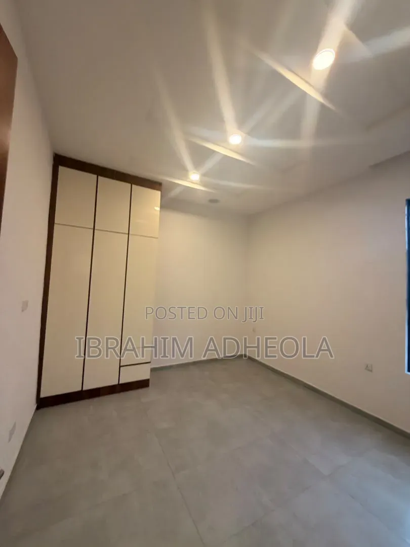 5bdrm Duplex in Lekki Phase1 for rent in Lekki Phase 1