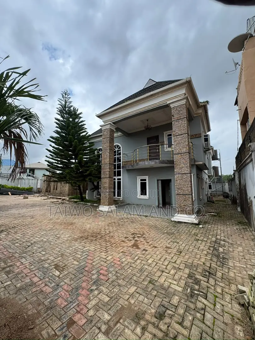 5bdrm Duplex in Ojoo for sale in Ojoo