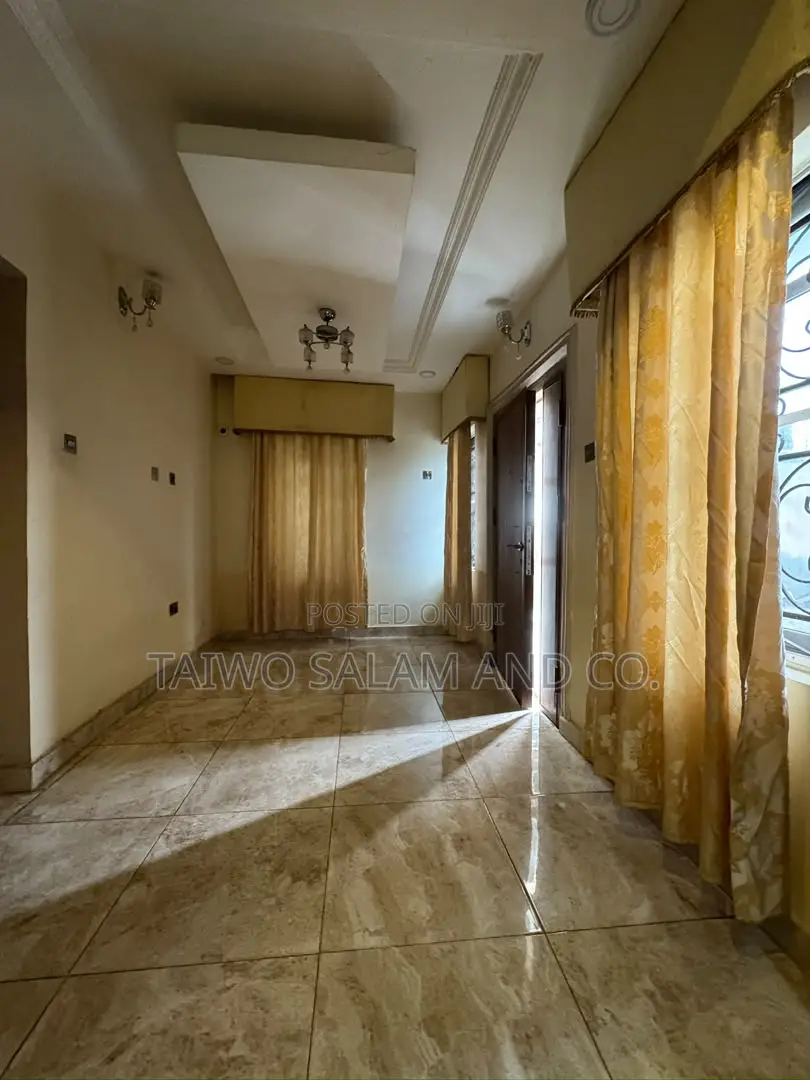 5bdrm Duplex in Ojoo for sale in Ojoo