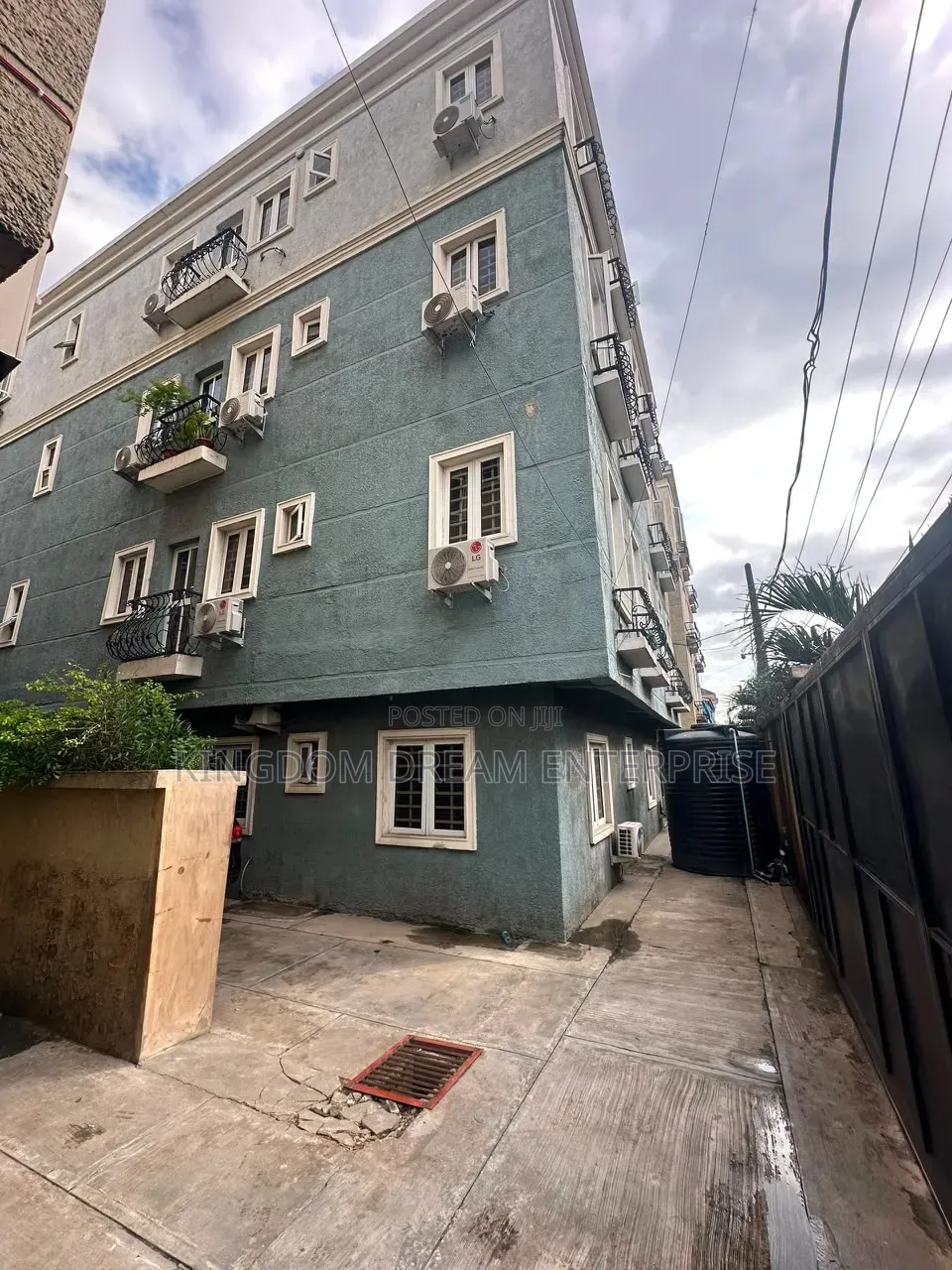 3bdrm Apartment in Yaba, Alagomeji for rent in Alagomeji