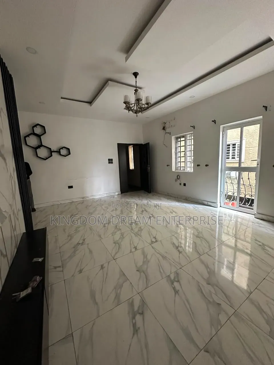 3bdrm Apartment in Yaba, Alagomeji for rent in Alagomeji