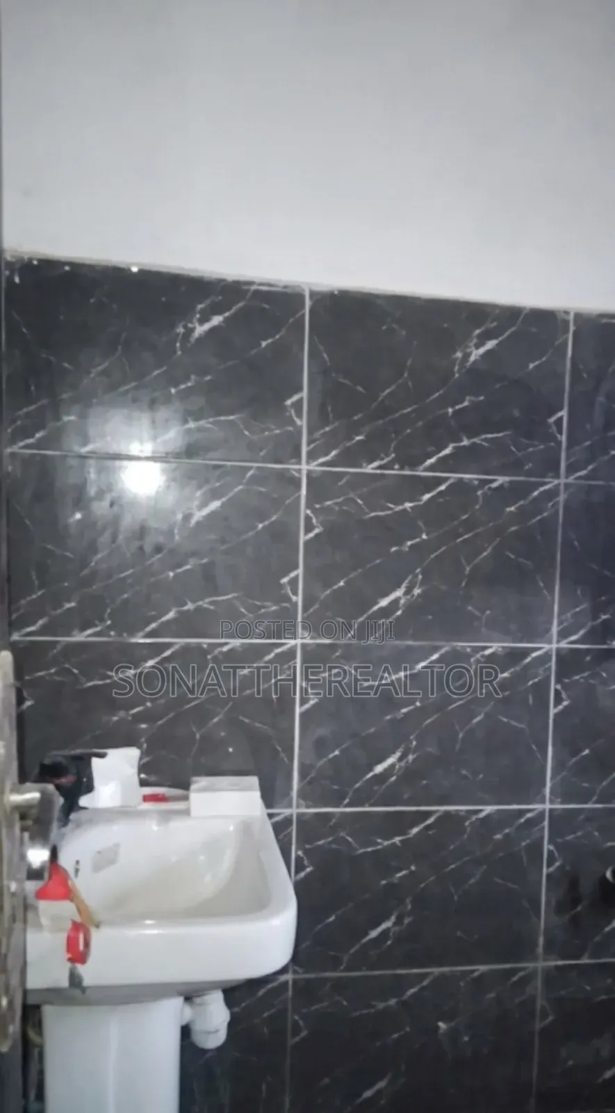 3bdrm Apartment in Peace Estate, Akala Express for rent in Akala Express
