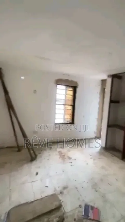2bdrm Block of Flats in Soluyi for rent in Soluyi
