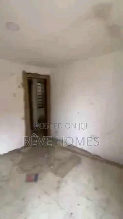 2bdrm Block of Flats in Soluyi for rent in Soluyi