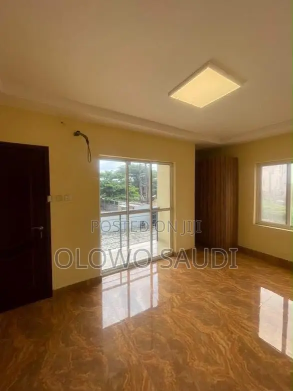 4bdrm Townhouse / Terrace in U3 Lekki Phase 1 for rent in Lekki Phase 1