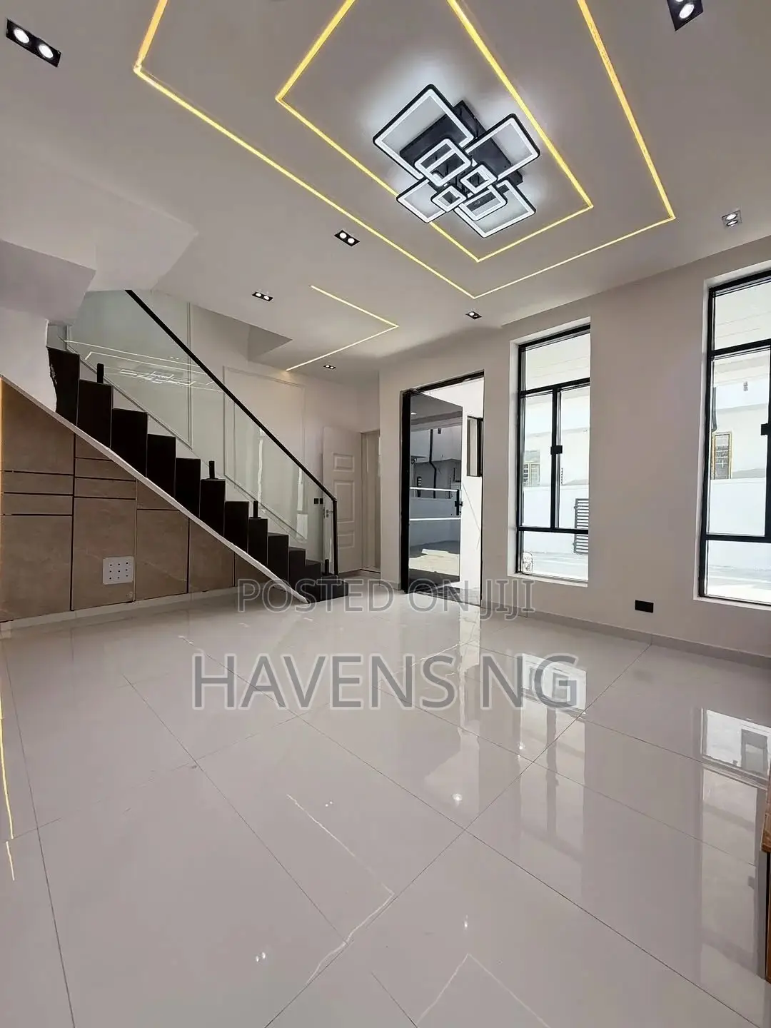 4bdrm Duplex in Ikota for sale in Ikota