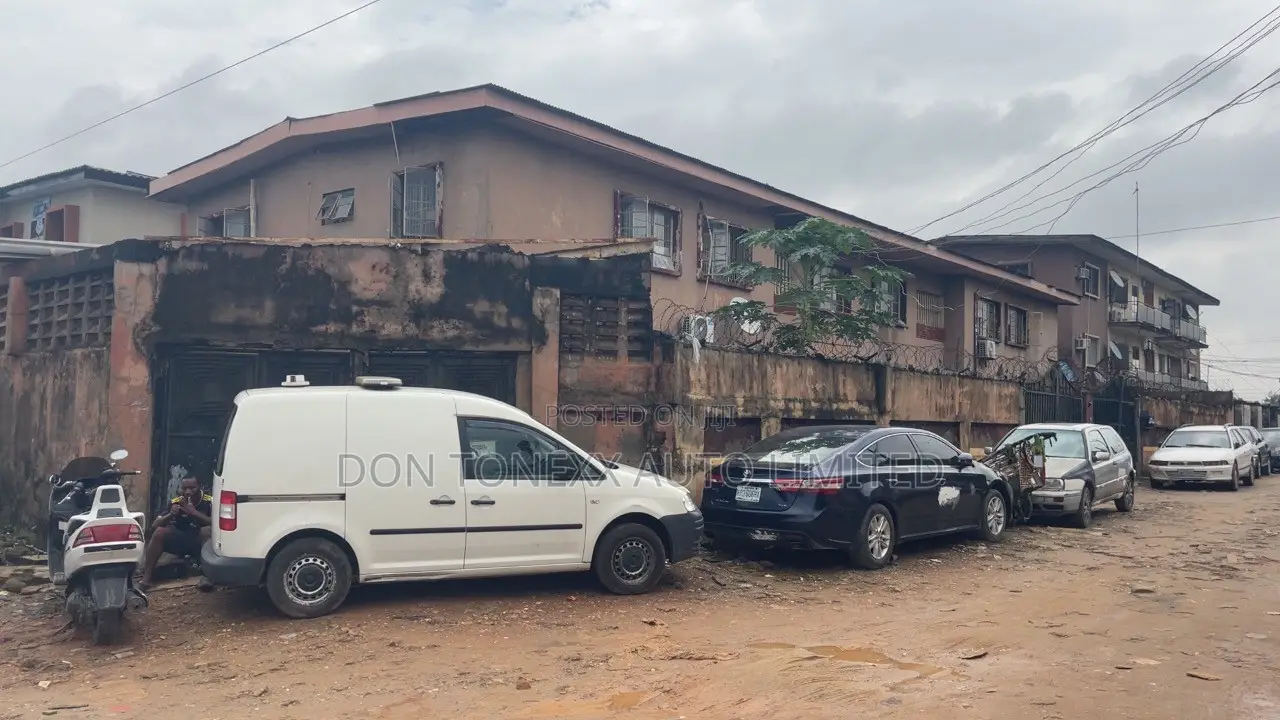 Furnished 5bdrm Duplex in Community Road, Akoka for sale in Akoka