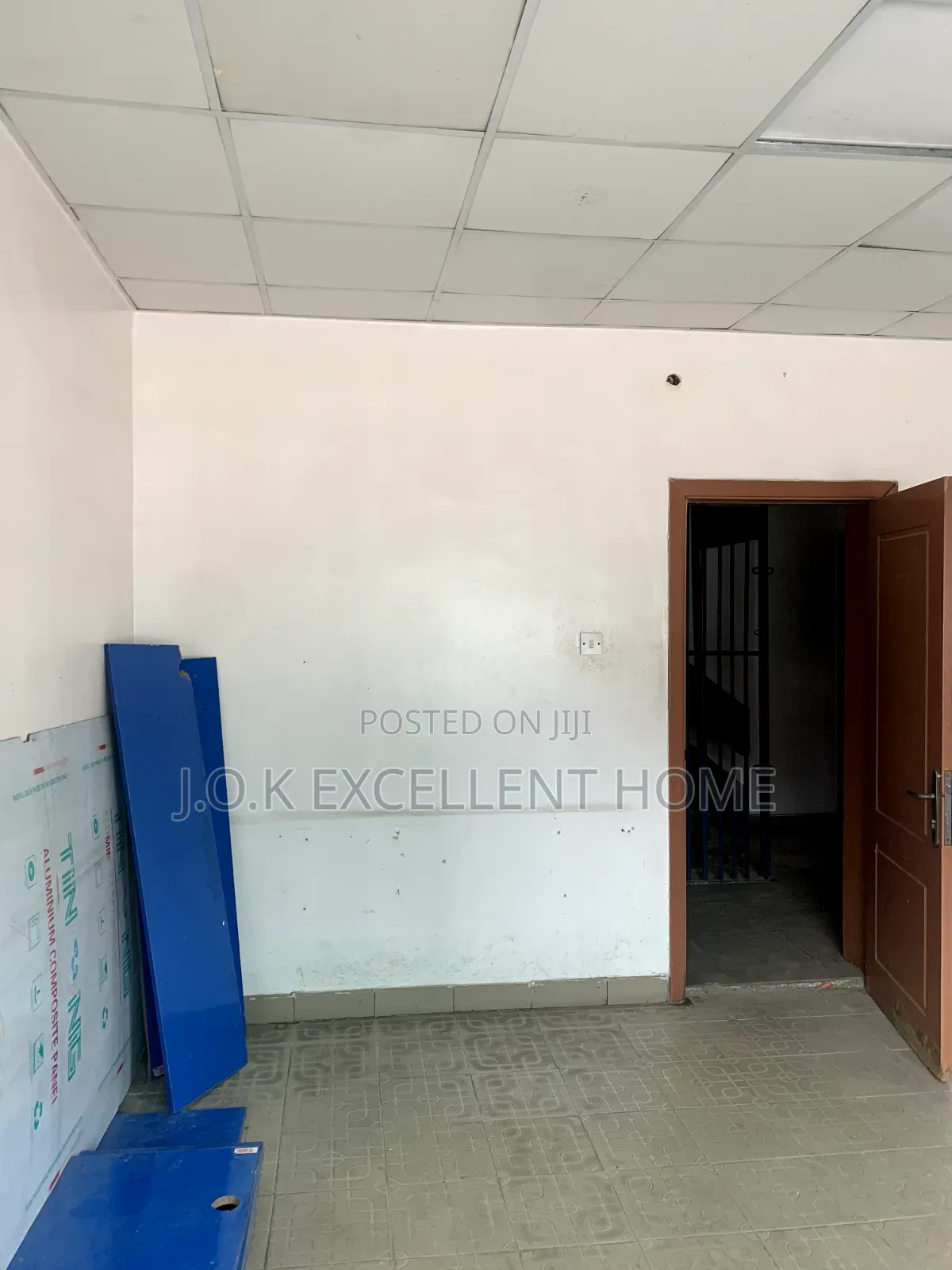A Self Compound ~300sqm Office Space, Victoria Island, Lagos in Akin Adesola