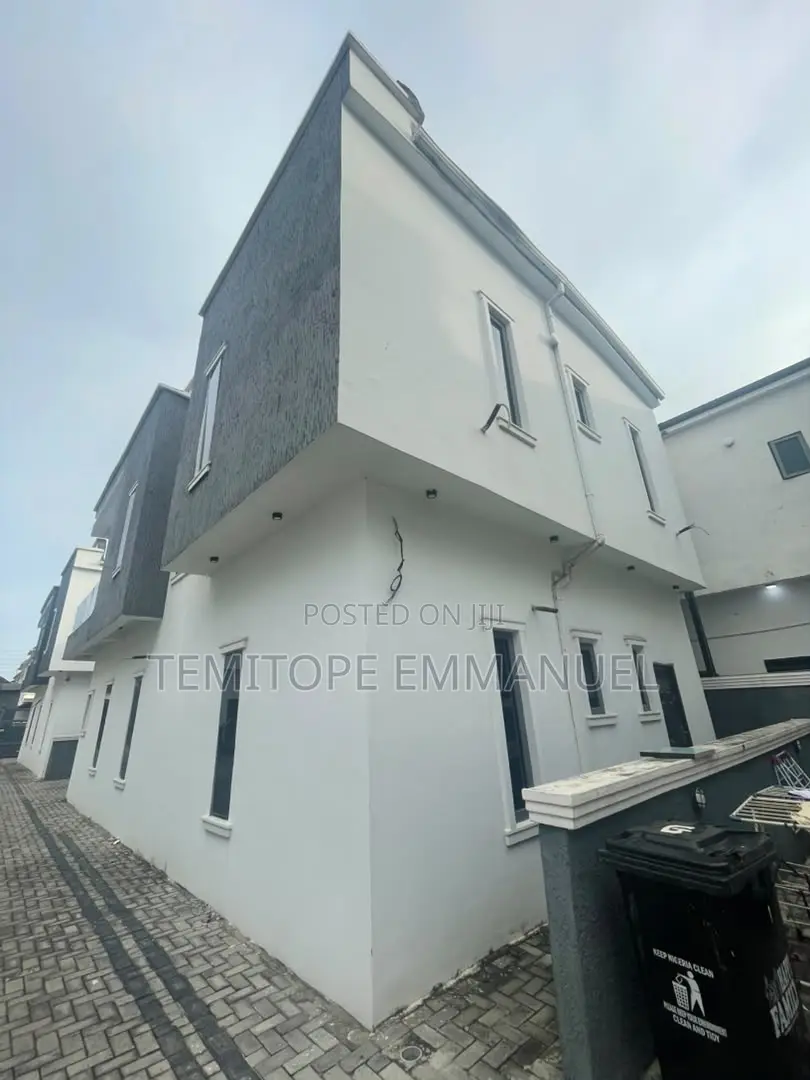 Furnished 4bdrm Duplex in Lekki for sale in Lekki