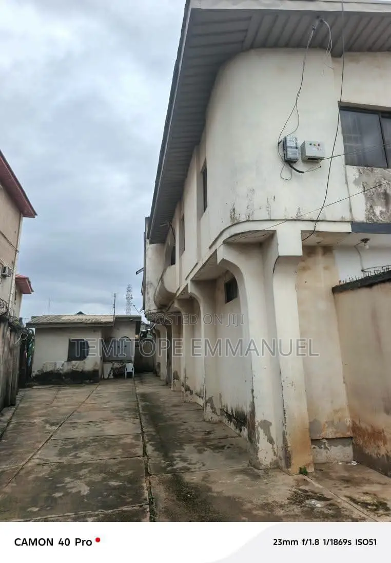 20bdrm Block of Flats in Abaranje Ikotun for sale in Ikotun/Igando