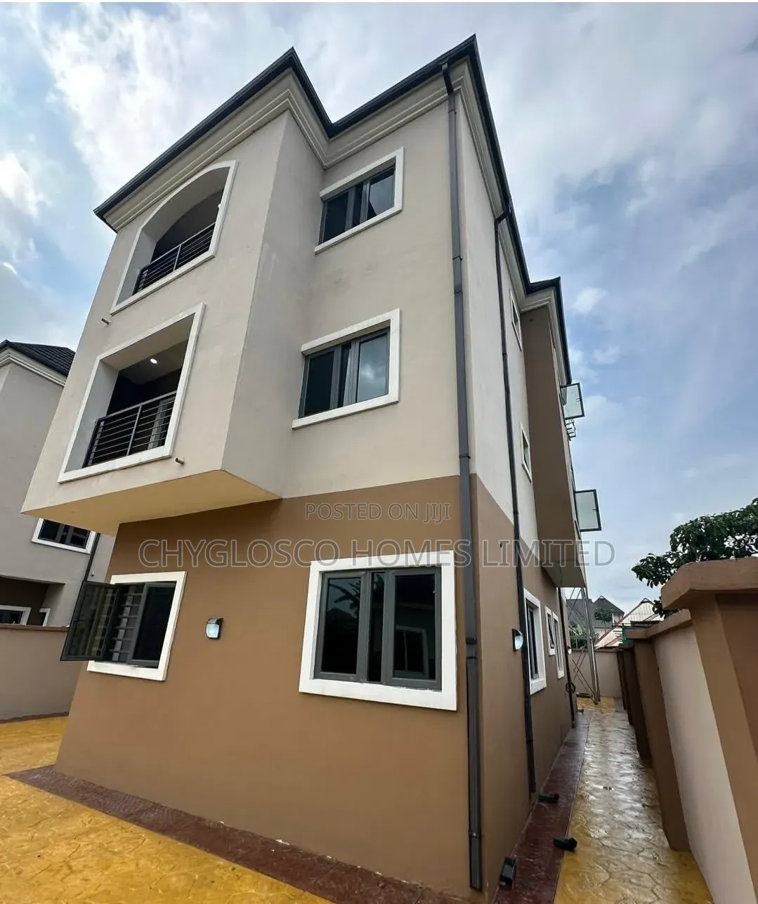 4bdrm Duplex in New Layout for sale in New Layout