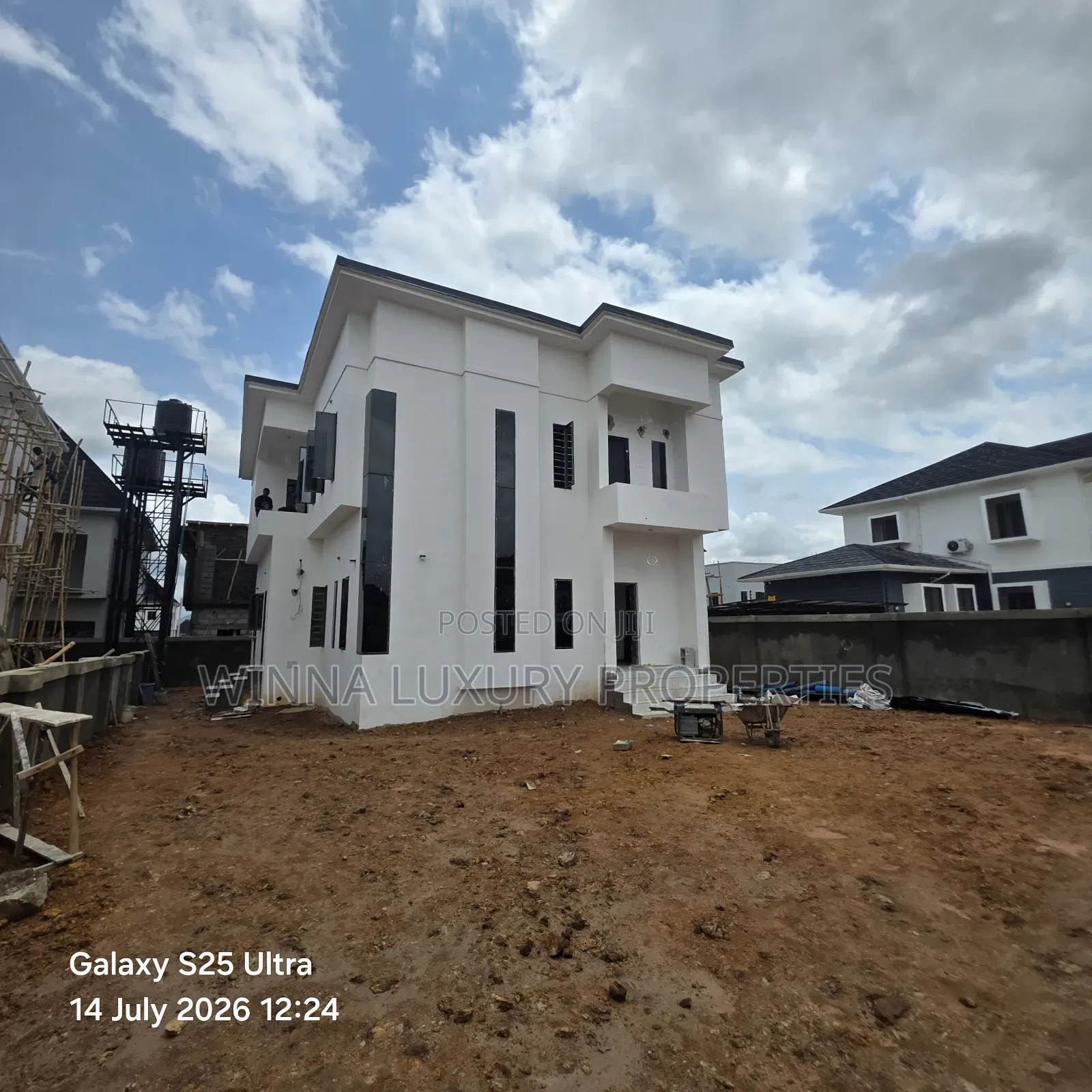 5bdrm Duplex in Around Jedo Axis, Lugbe District for sale in Lugbe District