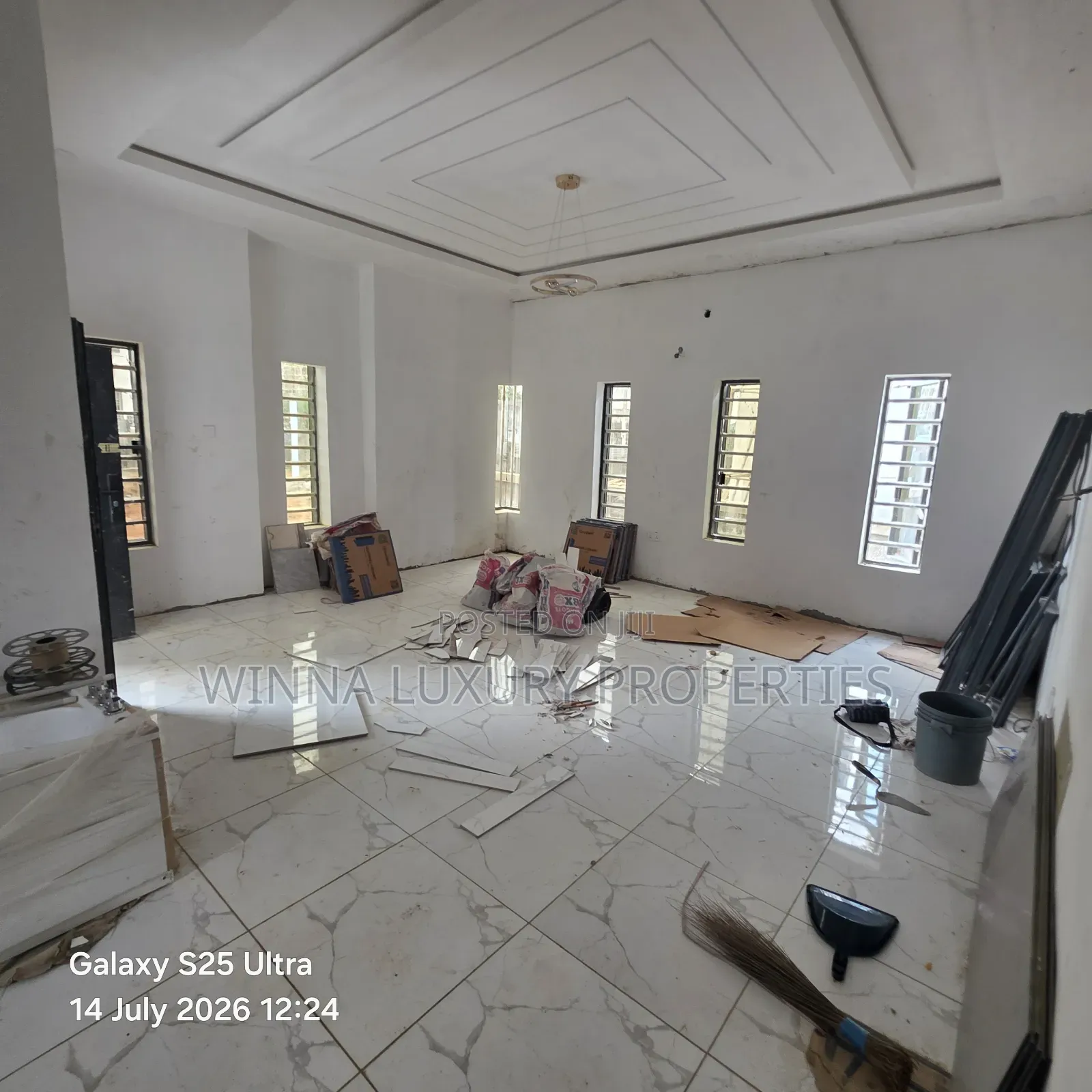 5bdrm Duplex in Around Jedo Axis, Lugbe District for sale in Lugbe District