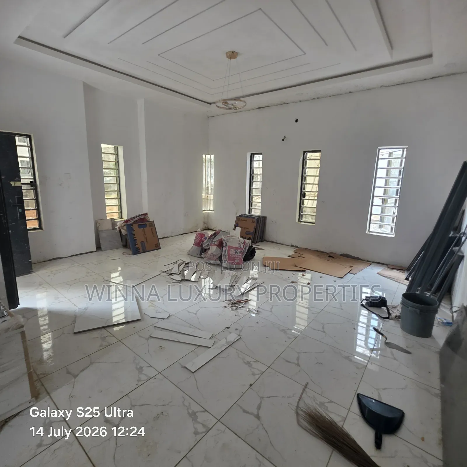 5bdrm Duplex in Around Jedo Axis, Lugbe District for sale in Lugbe District