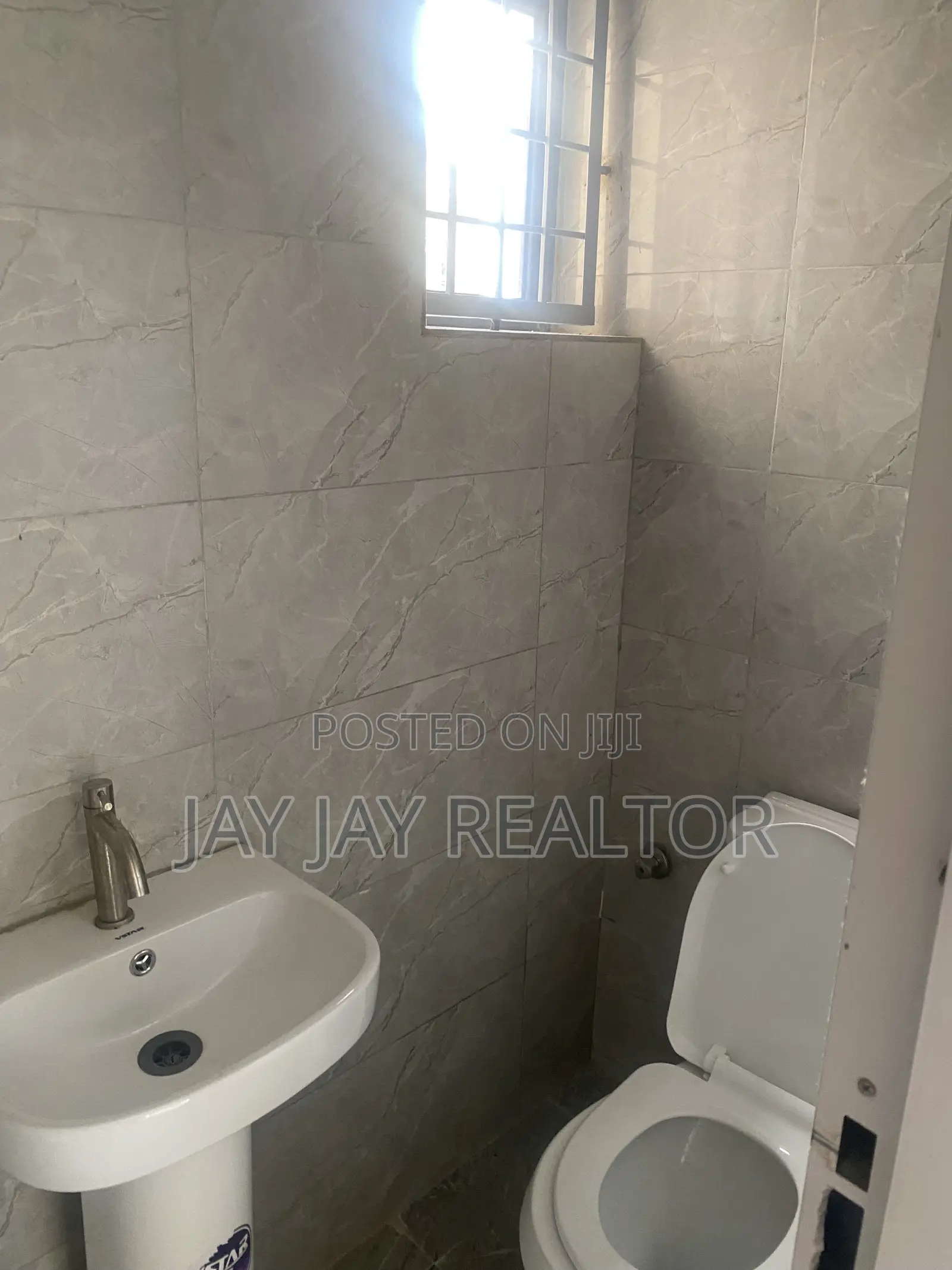 Furnished 3bdrm Block of Flats in Durumi for rent in Durumi