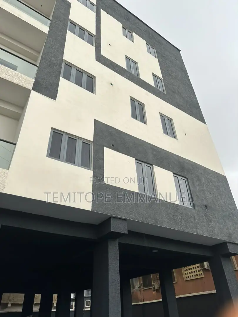 Furnished 2bdrm Apartment in Ikeja for sale in Ikeja