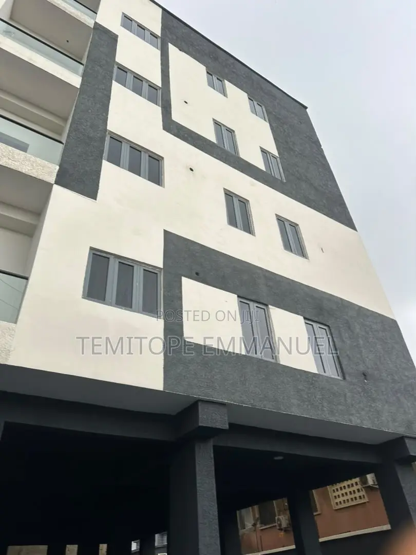 Furnished 2bdrm Apartment in Ikeja for sale in Ikeja