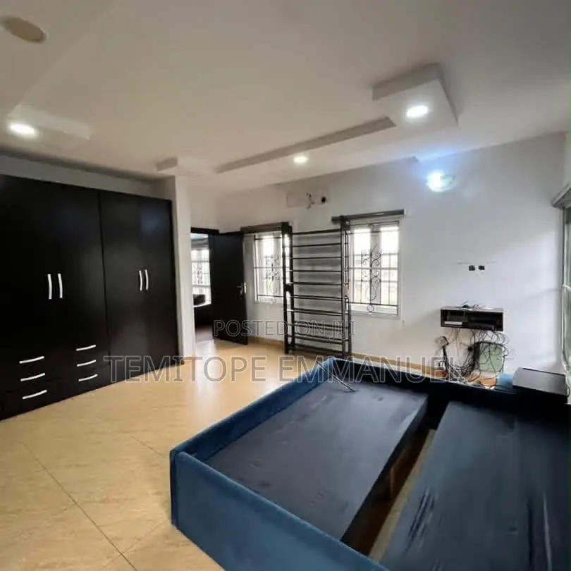 Furnished 4bdrm Duplex in Mende for sale in Mende