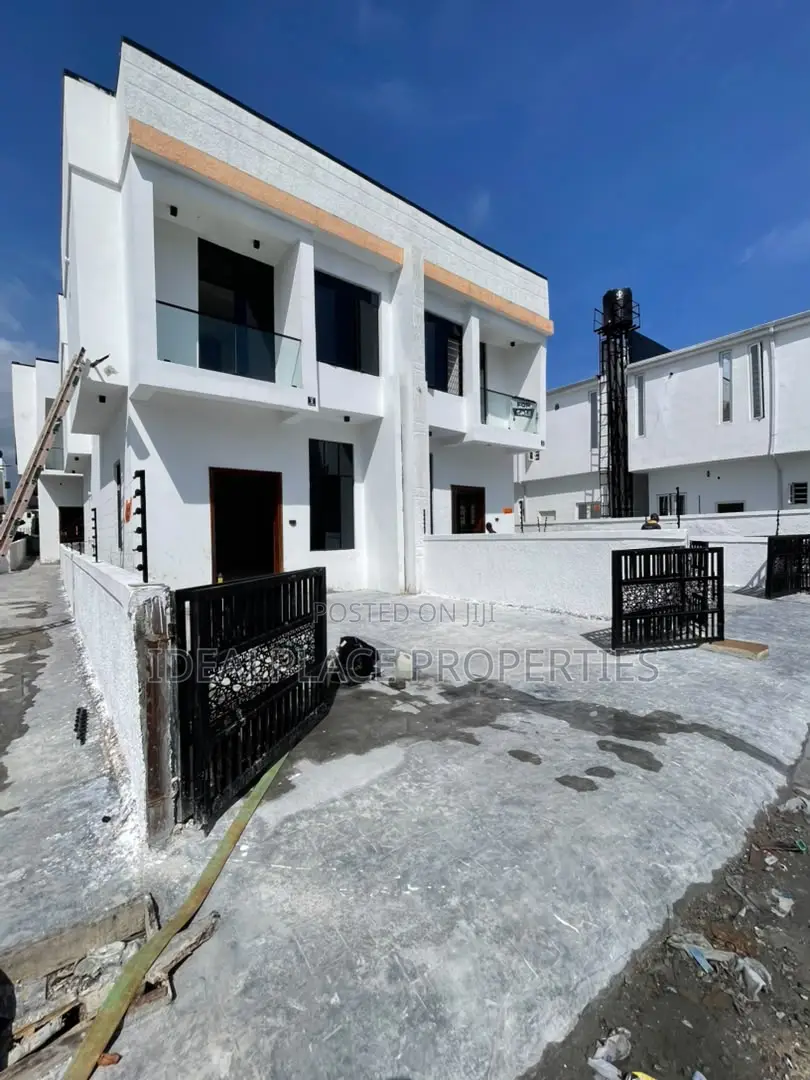 4bdrm Duplex in Ikota for sale in Ikota