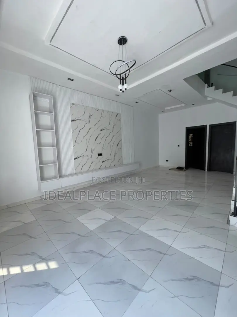 4bdrm Duplex in Ikota for sale in Ikota