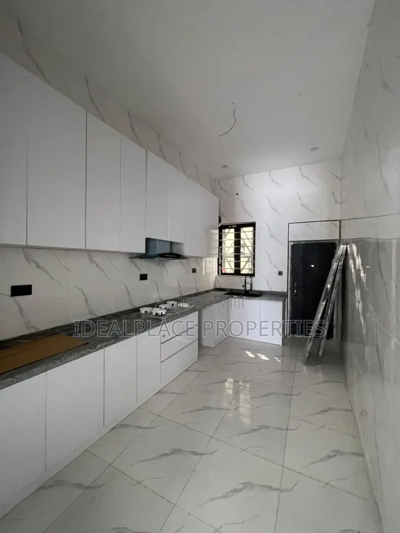4bdrm Duplex in Ikota for sale in Ikota