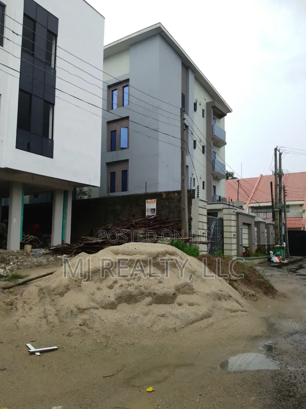 14bdrm Maisonette in Ikeja GRA for rent in Ikeja GRA
