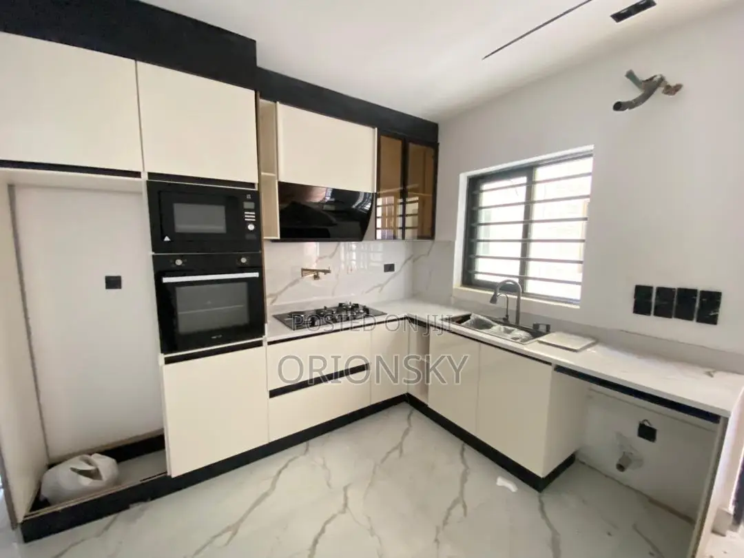 1bdrm Apartment in Lekki Phase 1 for sale in Lekki Phase 1