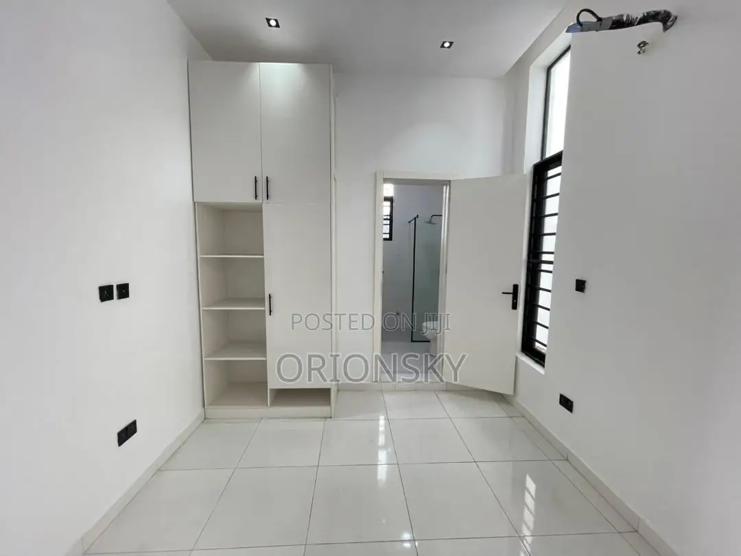 4bdrm Duplex in Olokonla for sale in Olokonla