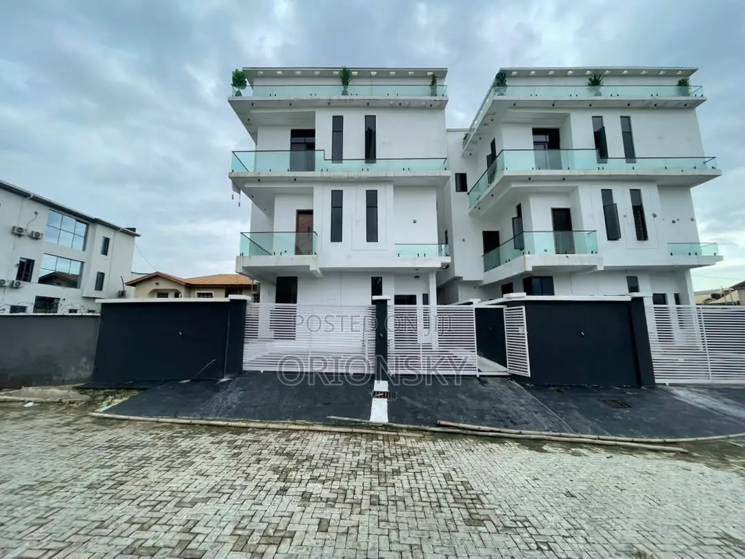 5bdrm Duplex in Olokonla for sale in Olokonla