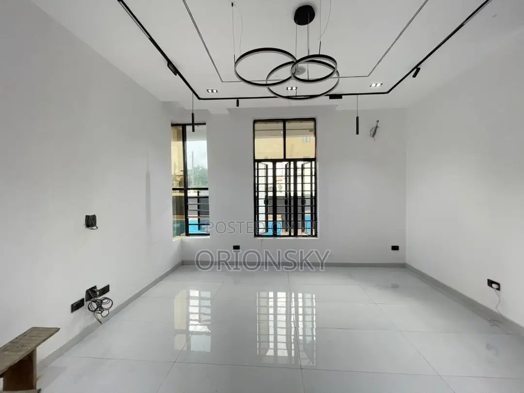 5bdrm Duplex in Olokonla for sale in Olokonla