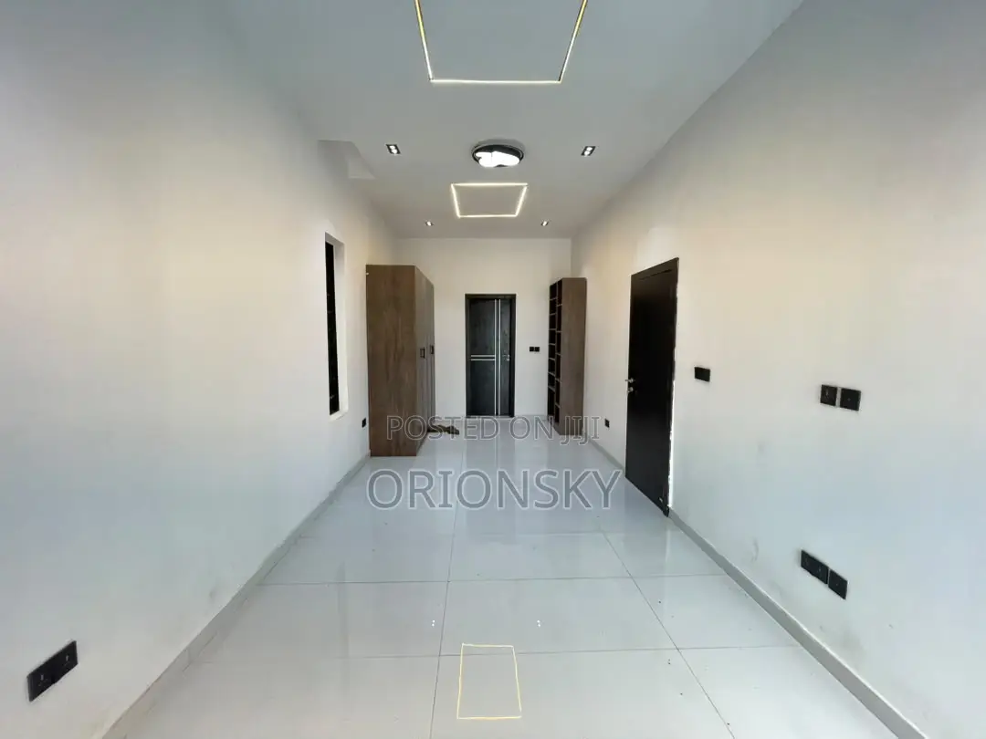 5bdrm Duplex in Olokonla for sale in Olokonla