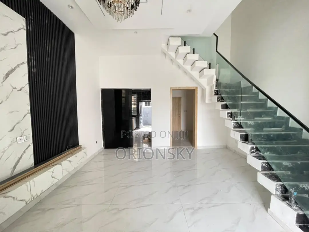 3bdrm Duplex in Thomas Estate for sale in Thomas Estate