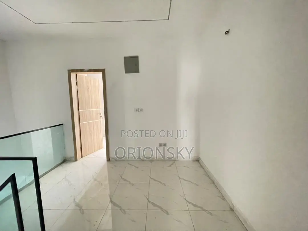 3bdrm Duplex in Thomas Estate for sale in Thomas Estate