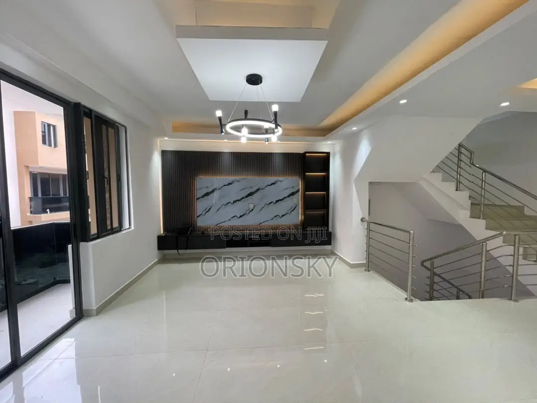 4bdrm Duplex in Adeniyi Jones for sale in Adeniyi Jones
