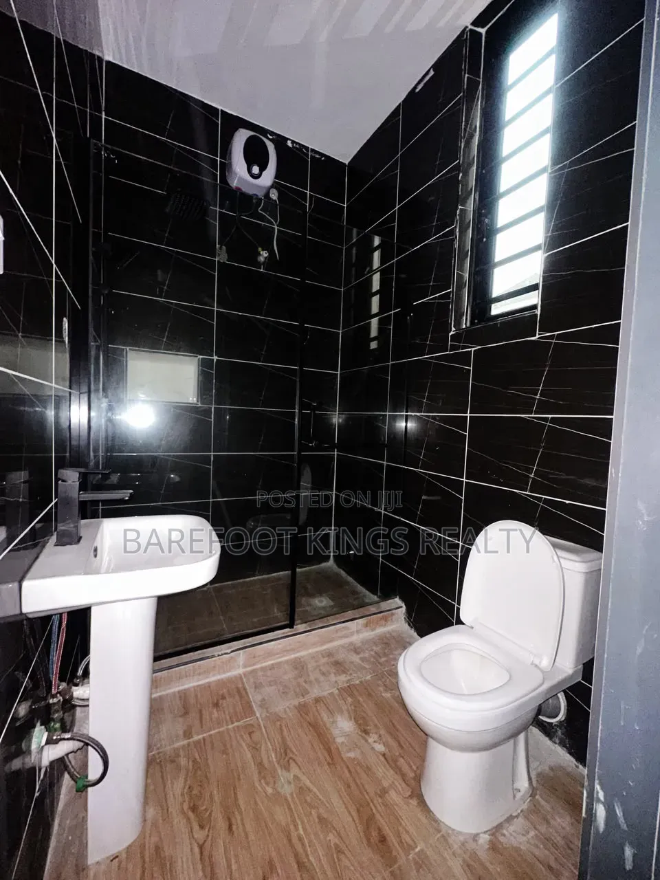 4bdrm Duplex in Ikota for sale in Ikota
