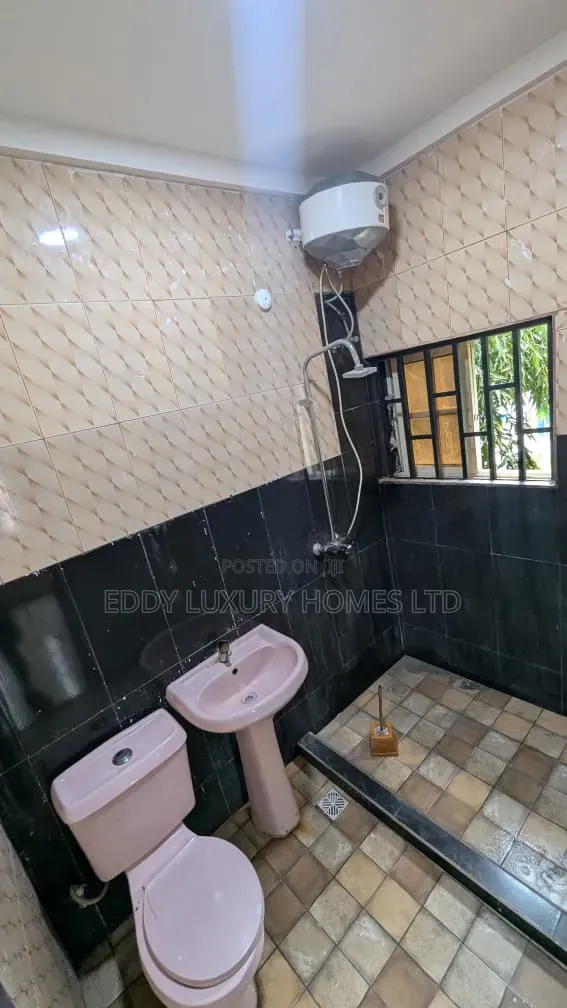 3bdrm Apartment in Osongama Estate, Uyo for rent in Uyo