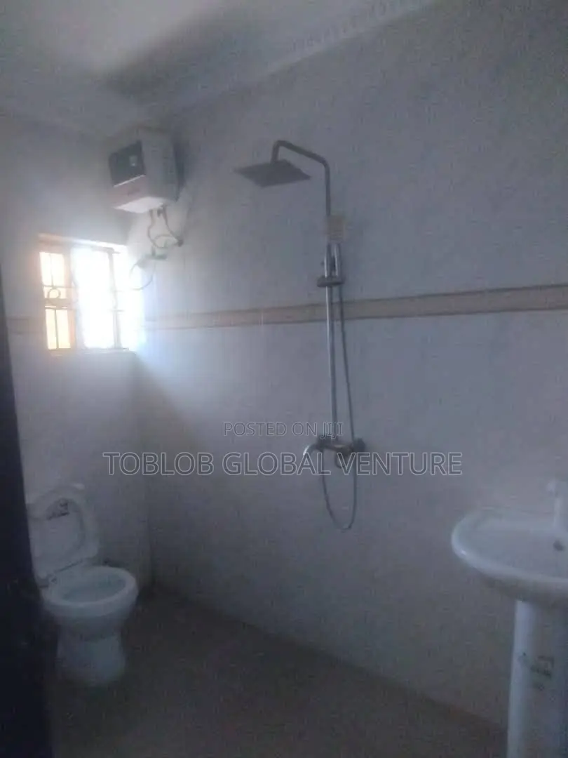 3bdrm Apartment in Ire Akari, Akala Express for rent in Akala Express