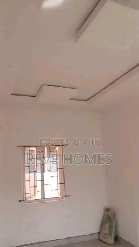 2bdrm Block of Flats in Ebute Metta for rent in Ebute Metta